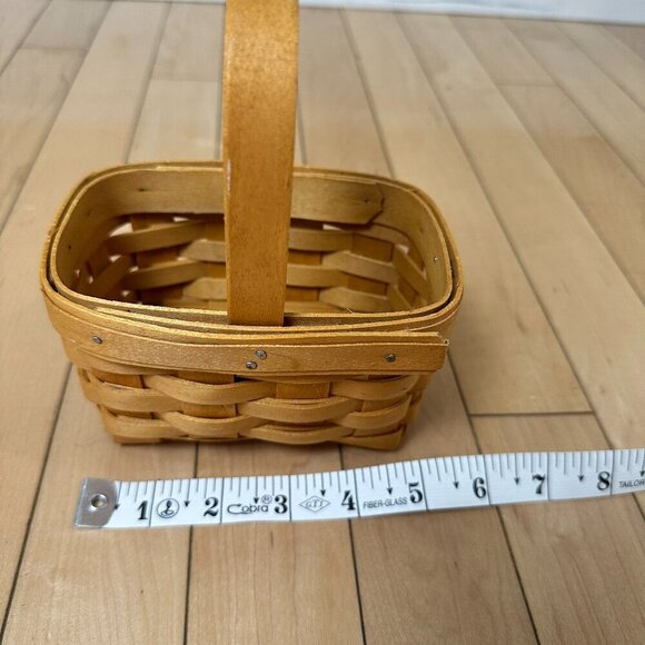Longaberger Basket with Handle, Small Mini Chore Basket Stamped & SIgned 2001 - Picture 4 of 11